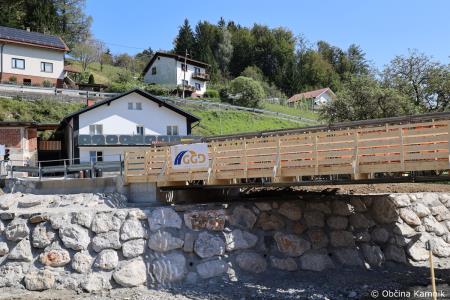 Začasni most v Stranjah povezal levi in desni breg Kamniške Bistrice (9)